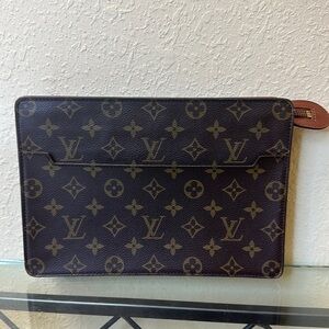 Louis Vuitton Pochette / Clutch